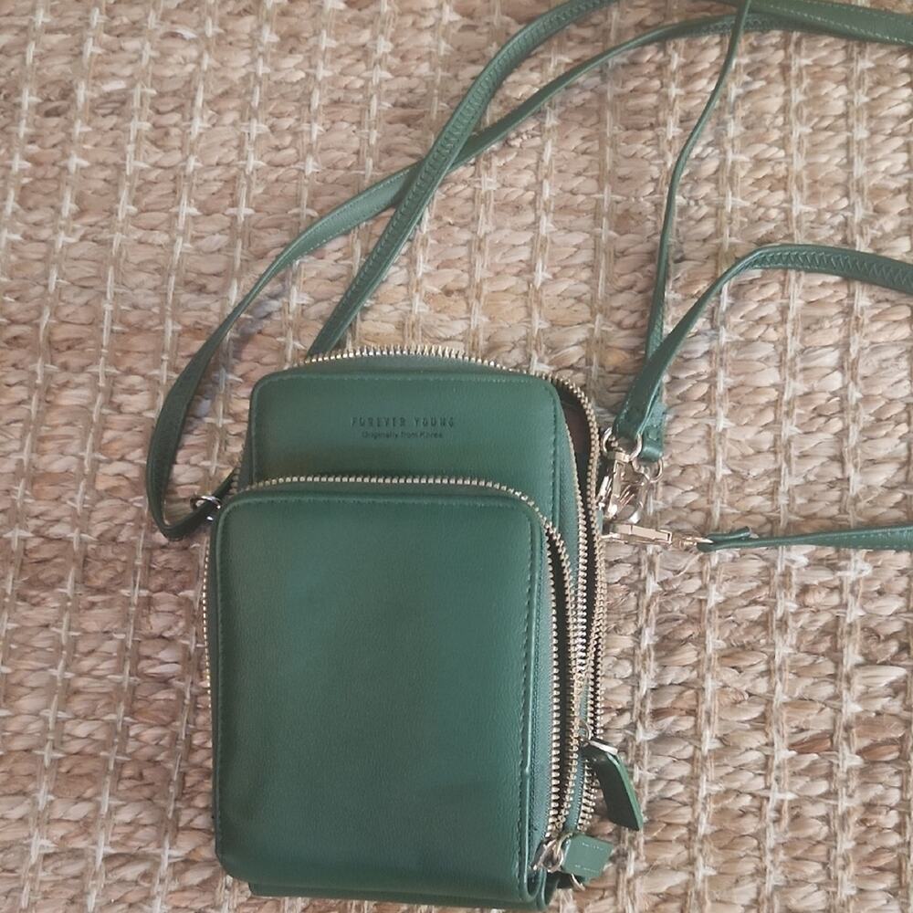 Forever Young Green Crossbody Camera Travel Sightsee Adjustable Strap Purse